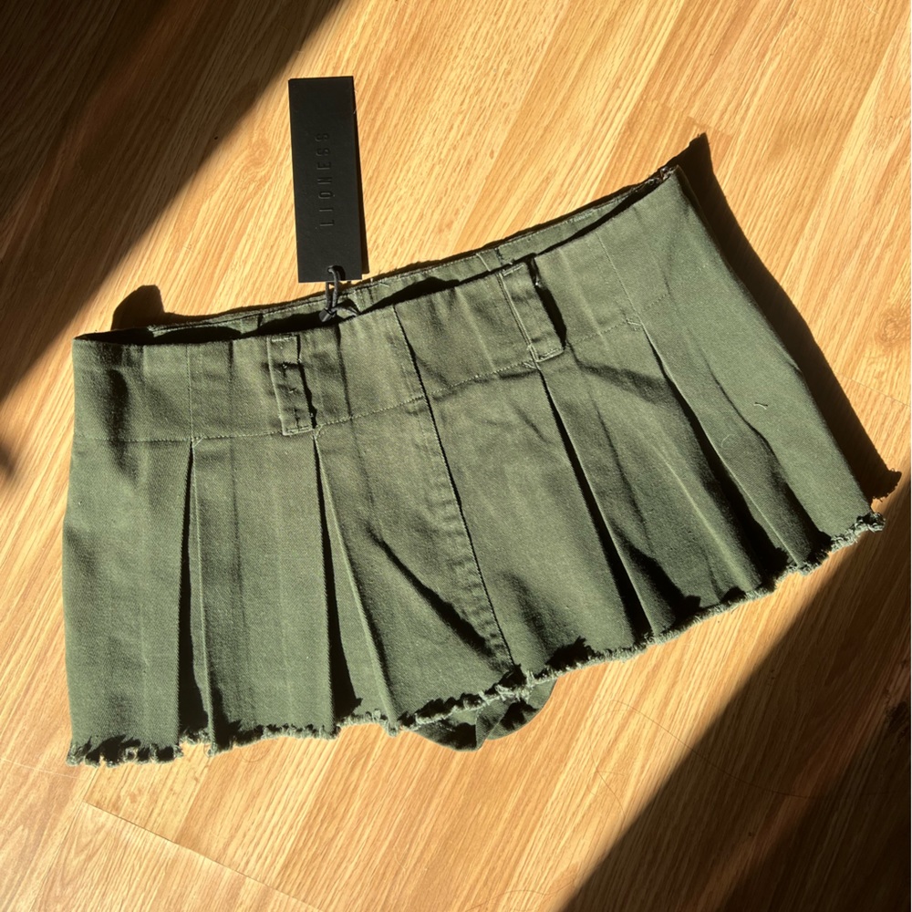 Lioness 90s Mini Skort Olive